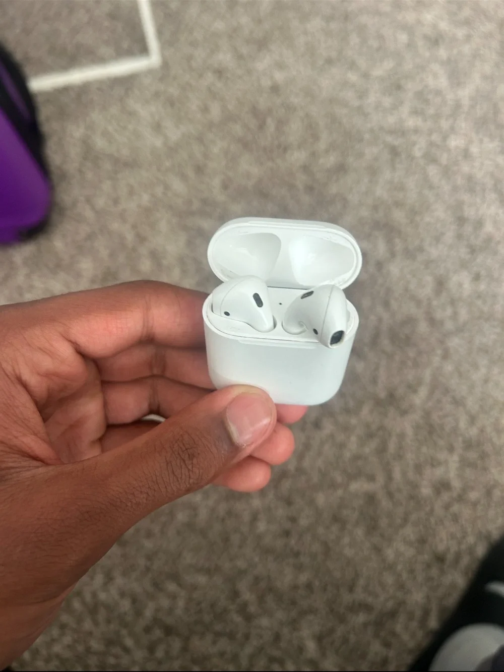 Apple White Wireless Earbuds Charging Case